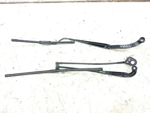 Maserati GRAN TURISMO 2011 Wiper Arm Kit