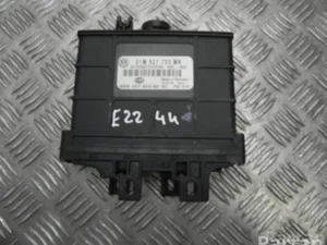 Volkswagen 01M 927 733 MK / 01M927733MK BORA (1J2) 2000 Steuergeräte