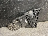 BMW 8069248 X5 (G05) 2018 Кронштейн для бампера сзади справа
