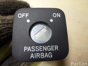 TOYOTA YARIS (_P9_) 2009 Przycisk wyłączenie poduszki powietrznej pasażera 