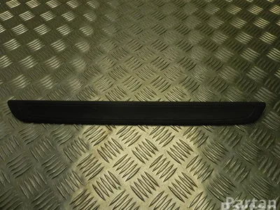 Toyota 67911-02070 / 6791102070 AURIS (_E15_) 2010 Bordure de seuil de porte - Image 1