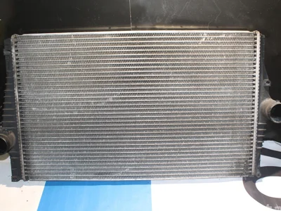 Volvo 30748808 XC90 I 2007 Radiateur Refroidisseur d'air comprimé intermédiaire - Image 1