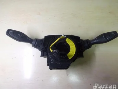 Ford 8A6t-13N064-GF, 8A6T-13335-CC / 8A6t13N064GF, 8A6T13335CC FIESTA VI 2011 Vairo kolonėles svirčių/jungiklių blokas - Nuotrauka 1