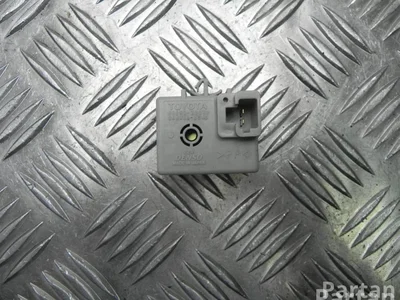 Toyota 86652-20010 / 8665220010 PRIUS Hatchback (_W2_) 2008 Relais - Image 1