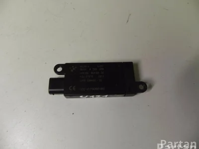 BMW 9233009 2 Convertible (F23) 2015 Amplificateur d'antenne - Image 1