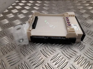 Lexus 82730-33Q30 / 8273033Q30 ES VII XZ10 2024 Boîte à fusibles