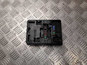 Nissan 284B77542R Primastar III (X82) 2022 Boîte à fusibles