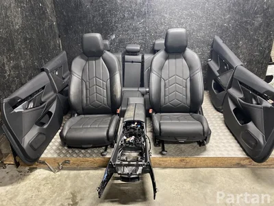 BMW 5 G60 2025 Sitze komplett Türverkleidung Armlehne  - Bild 1