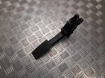 Mercedes-Benz A 177 300 18 00 / A1773001800 CLA X118 (shooting brake) 2020 Pédale d'accélérateur - Image 1