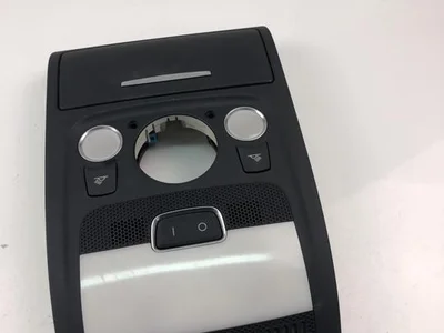 Audi 8T0947135F A5 (8T3) 2011 Lumière intérieure - Image 1