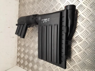 Škoda 04E129611AK SUPERB III Estate (3V5) 2020 Boîtier de filtre à air - Image 1