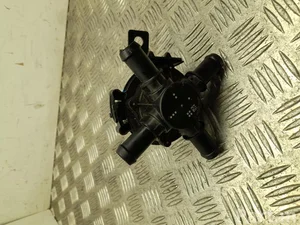 Ford USA LU5A-8C508-AE / LU5A8C508AE Mustang Mach-E 2023 Pompe à eau supplémentaire