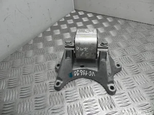 Mercedes-Benz A 205 240 34 00, A 211 242 03 40 / A2052403400, A2112420340 C-CLASS (W205) 2016 Support moteur