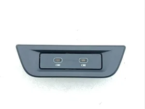 Porsche 9J1035722B Taycan 2021 Urządzenie wejściowe USB