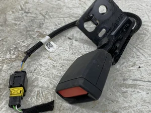 Opel 647866400B Astra L Hatchback 2023 Boucle de ceinture de sécurité