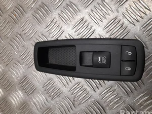 Dodge 68275823AC RAM IV 2500 2017 Bouton de lève-vitre Right Front