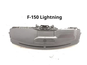 Ford USA ML3B-19E630-AC, WSS-M4D550-A10, NL3B15043C96AE, NL1B-19E730-AB, UNL1B-19E730-AB / ML3B19E630AC, WSSM4D550A10, NL3B15043C96AE, NL1B19E730AB, UNL1B19E730AB F-150 LIGHTNING Crew Cab Pickup 2025 Armaturenbrett