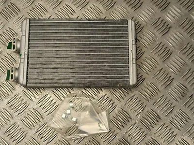 BMW 64 11 8 372 771 / 64118372771 3 (E46) 2005 Wymiennik ciepła, ogrzewanie wnętrza - Zdjęcie 1