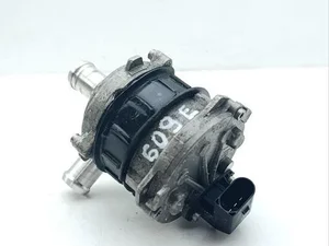 Porsche 9J1.965.567.E / 9J1965567E Taycan 2021 Pompa wody