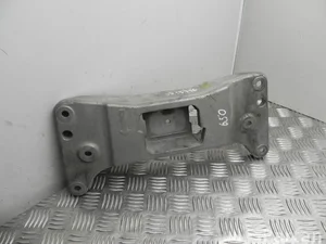 BMW 6777613 7 (F01, F02, F03, F04) 2010 Support