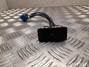 Mercedes-Benz A 206 820 14 01 / A2068201401 GLC X254 2024 Yстройство ввода USB