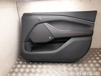 Ford USA LJ8B-R060B00-A, LJ8B-R23756-A / LJ8BR060B00A, LJ8BR23756A Mustang Mach-E 2022 Panneau de garniture de porte