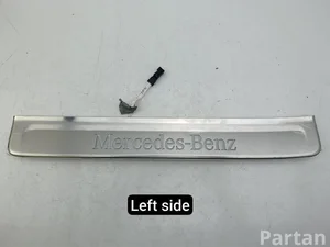 Mercedes-Benz A2966809102 EQS SUV (X296) 2023 Durų slenksčio apdaila kairė