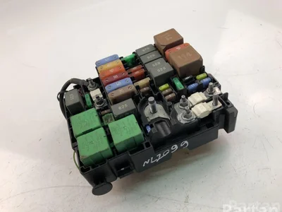 Peugeot 9804848580 PARTNER Box 2012 Boîte à fusibles - Image 1