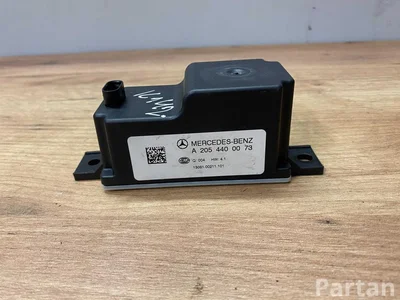 Mercedes-Benz A2054400073 C-CLASS T-Model (S205) 2015 Onduleur avec convertisseur - Image 1