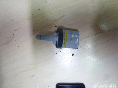 Audi 1K0 907 543 A / 1K0907543A A3 (8P1) 2007 Interrupteur de température - Image 1