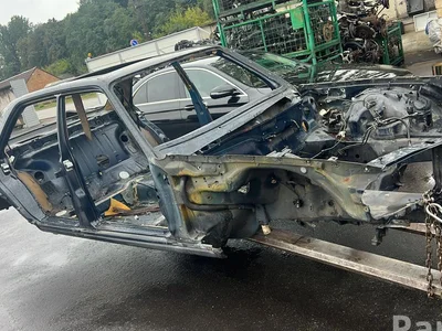 Mercedes-Benz S-Class W126 1983 Carrosserie - Image 1