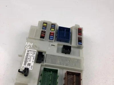 Volvo 31327994AA XC70 II 2011 Fuse Box - Image 1