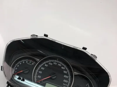 Toyota 83800-0UB10 / 838000UB10 YARIS (_P13_) 2013 Tableau de bord km/h - Image 1