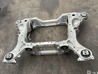 Mercedes-Benz A2973521600 EQE V295 2022 traverser - Image 1