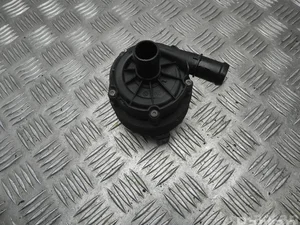 Maserati 670005347 GHIBLI (M157) 2014 Pompe à eau supplémentaire