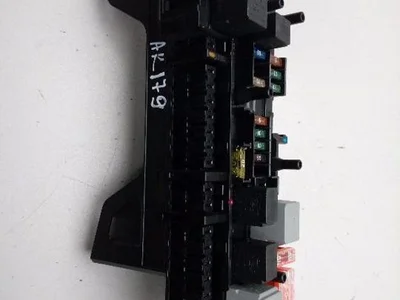 Mercedes-Benz 168 298 / 168298 C-CLASS (W204) 2013 Boîte à fusibles - Image 1