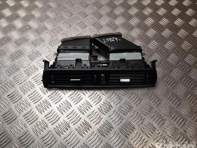 BMW 9166885 5 (F10) 2016 Évent Central - Image 1