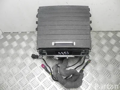 Mercedes-Benz A 167 810 99 03 / A1678109903 GLE (W167) (2019 ...) 2019 Puodelių laikiklis - Nuotrauka 1