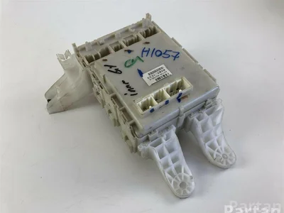 Toyota 82730-02130A / 8273002130A AURIS (_E15_) 2007 Boîte à fusibles - Image 1