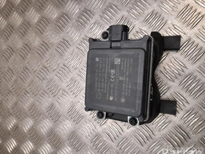 Mercedes-Benz A0009007913, A0009010607, A0009020338 C-CLASS (W205) 2018 Unité de contrôle pour assistance automatique à distance et radar - Image 1
