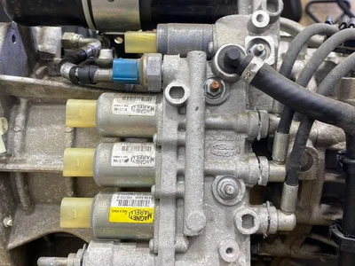 Aston Martin 3322473, 3453123, 6G33-7M125-AE / 3322473, 3453123, 6G337M125AE Vantage Coupe 2009 Boîte de vitesses automatique - Image 1