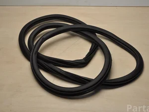 Audi 8Y0831721B A3 hatchback (8YA) 2023 Joint d'étanchéité de porte Right Front