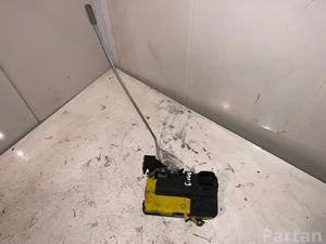 Volvo V70 II (SW) 2004 Serrure de porte Left Front