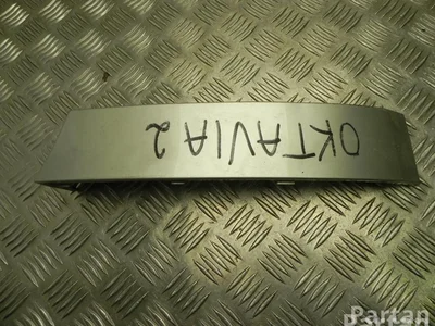 Škoda 1Z5 813 346 / 1Z5813346 OCTAVIAII (1Z3) 2007 Garniture /moulage - Image 1