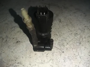 Volvo 1S71-17K624-FE / 1S7117K624FE V50 (MW) 2008 Pompe lave-glace