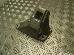 BMW 2284111 5 (F10) 2015 Support