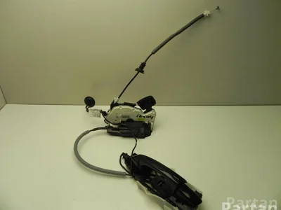 Škoda 5E2 837 015 / 5E2837015 OCTAVIA III Combi (5E5) 2015 Serrure de porte - Image 1