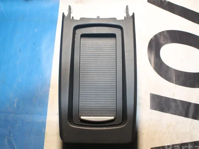 Volvo 30633451 C70 II Convertible 2008 Porte-gobelet - Image 1