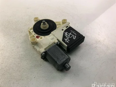 Renault  827310185R / 827310185R MEGANE III Hatchback (BZ0_) 2014 Moteur de lève-vitre - Image 1