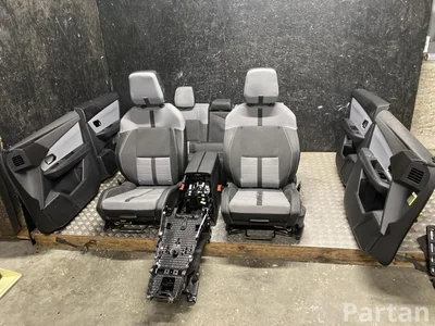 Opel Grandland 2025 Sitze komplett Türverkleidung Armlehne  - Bild 1